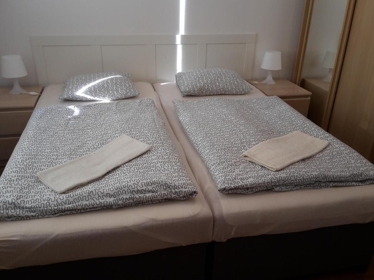 Apartman Slavkov Home & Parking Nova Lesna Ngoại thất bức ảnh