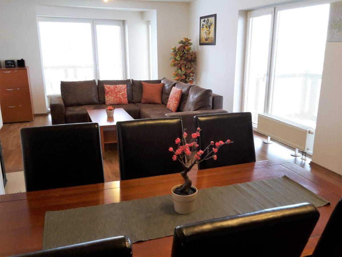 Apartman Slavkov Home & Parking Nova Lesna Ngoại thất bức ảnh