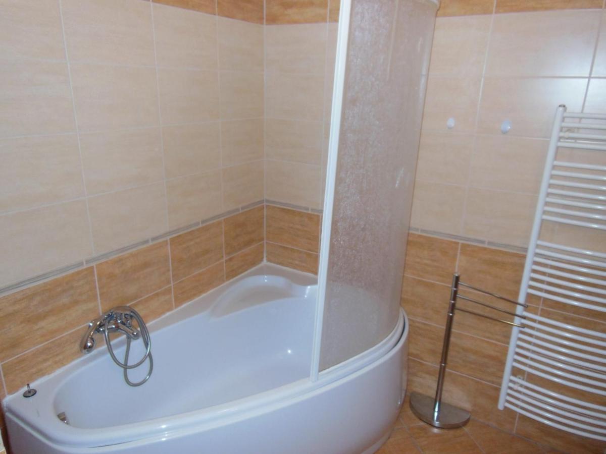 Apartman Slavkov Home & Parking Nova Lesna Ngoại thất bức ảnh