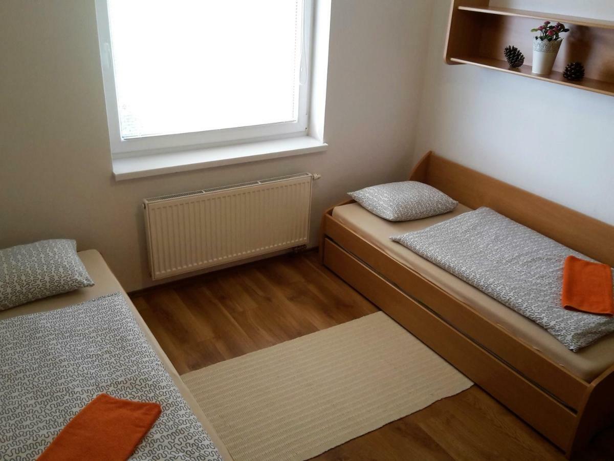 Apartman Slavkov Home & Parking Nova Lesna Ngoại thất bức ảnh